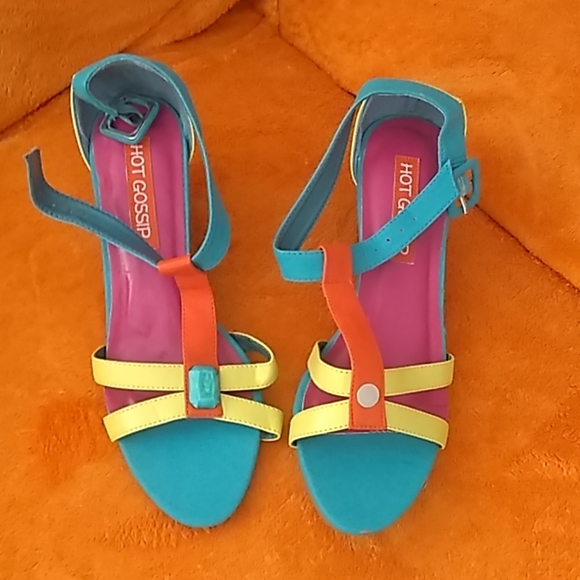 Sandals - Picture 4 of 4